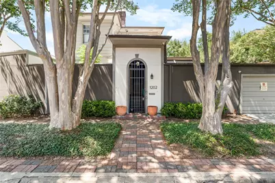 1202 Hawthorne Street, Houston, TX 77006 - Photo 1