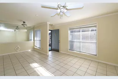 6202 Skyline #32, Houston, TX 77057 - Photo 2