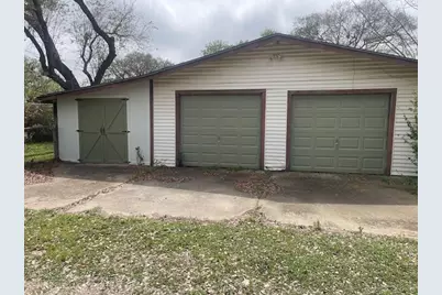 1710 14th Avenue N, Texas City, TX 77590 - Photo 12