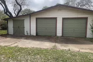 1710 14th Ave N, Texas City, TX 77590 - Photo 12