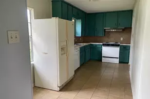 1710 14th Ave N, Texas City, TX 77590 - Photo 4