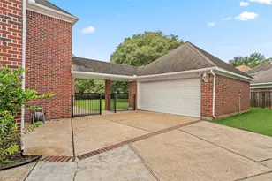 16 Fosters Ct, Sugar Land, TX 77479 - Photo 4