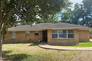 8913 Bace Dr, Houston, TX 77055 - Photo 1