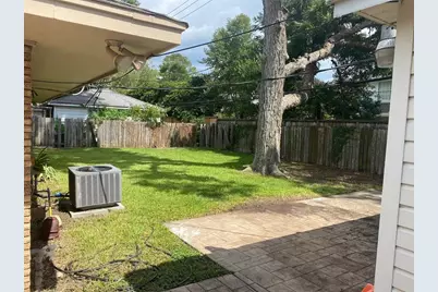 8913 Bace Drive, Houston, TX 77055 - Photo 10