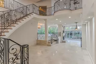 15 W Shady Ln, Houston, TX 77063 - Photo 2