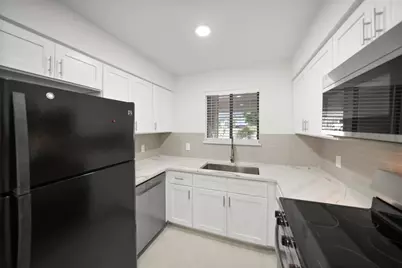 101 Lakeview Terrace #D, Montgomery, TX 77356 - Photo 4