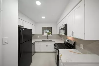 101 Lakeview Terrace #D, Montgomery, TX 77356 - Photo 4