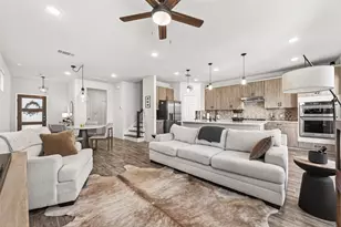 10404 Marston Vineyard Dr, Houston, TX 77025 - Photo 12