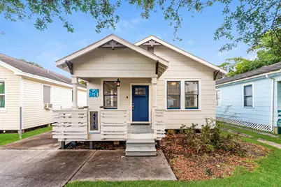 4715 Avenue P 1/2, Galveston, TX 77551 - Photo 1