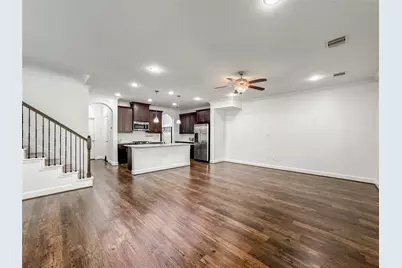 717 Via Lago, Webster, TX 77598 - Photo 4