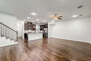 717 Via Lago, Webster, TX 77598 - Photo 4