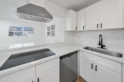 1402 4th Avenue N, Texas City, TX 77590 - Photo 22