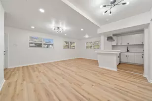 1402 4th Ave N, Texas City, TX 77590 - Photo 10