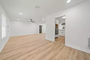 1402 4th Ave N, Texas City, TX 77590 - Photo 8