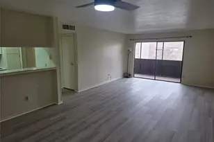3025 Walnut Bend Ln, Houston, TX 77042 - Photo 6