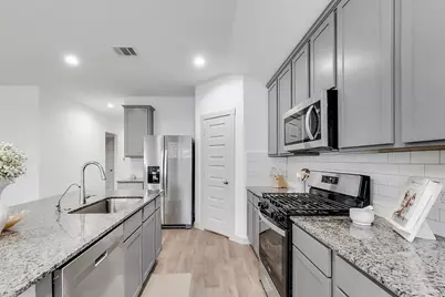 10647 Cascade Creek Drive, Rosharon, TX 77583 - Photo 6