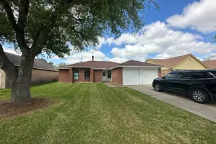 10921 Pecan Dr, La Porte, TX 77571 - Photo 2