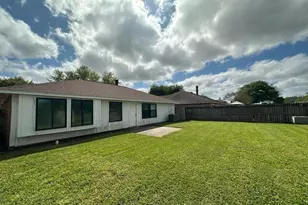 10921 Pecan Dr, La Porte, TX 77571 - Photo 16