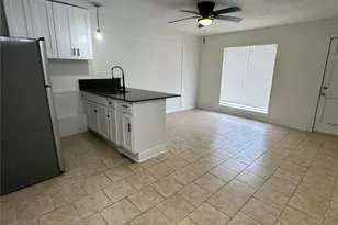 7610 Red Robin Ln, Houston, TX 77075 - Photo 10