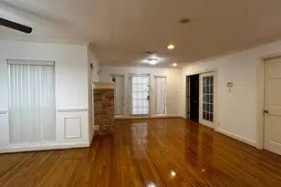 3323 Cloverdale St, Houston, TX 77025 - Photo 2