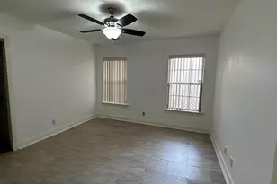 3323 Cloverdale St, Houston, TX 77025 - Photo 10