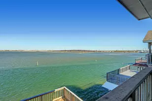 442 Jeanie Lynn St, Tiki Island, TX 77554 - Photo 36