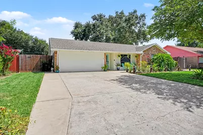 5003 Meadow Lark Lane, Dickinson, TX 77539 - Photo 4