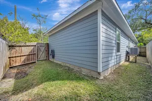 904 W Sealy St, Alvin, TX 77511 - Photo 18