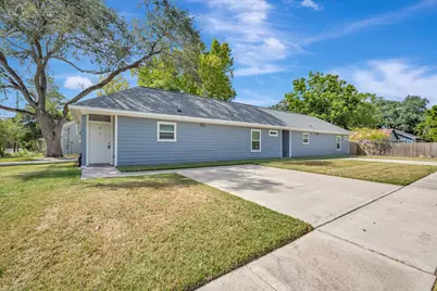 904 W Sealy Street #A-B, Alvin, TX 77511 - Photo 1