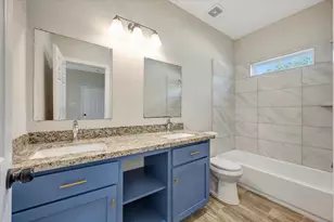 904 W Sealy St, Alvin, TX 77511 - Photo 16