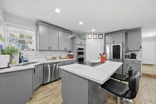 1015 N Fowlkes St, Sealy, TX 77474 - Photo 6