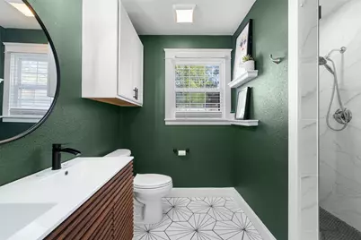 407 E Alamo Street, Brenham, TX 77833 - Photo 12