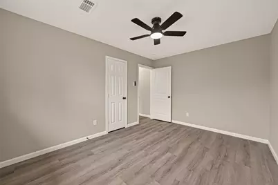 8630 Valley Meadow Drive, Houston, TX 77078 - Photo 12
