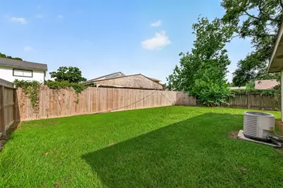 8630 Valley Meadow Drive, Houston, TX 77078 - Photo 24
