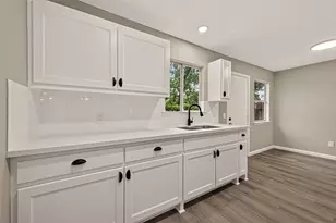 8630 Valley Meadow Dr, Houston, TX 77078 - Photo 8