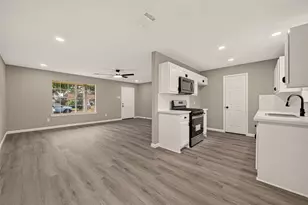 8630 Valley Meadow Dr, Houston, TX 77078 - Photo 4