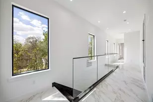 4710 Sharon St, Houston, TX 77020 - Photo 10