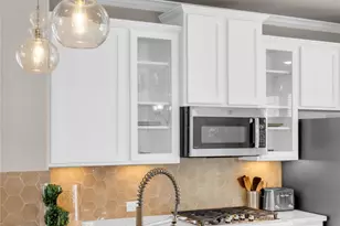 10607 Centre Forest Dr, Houston, TX 77043 - Photo 12