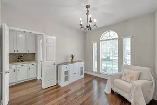 42 E Knightsbridge Dr, The Woodlands, TX 77385 - Photo 4