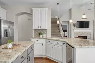 42 E Knightsbridge Dr, The Woodlands, TX 77385 - Photo 8