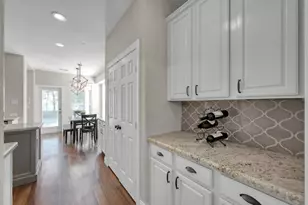 42 E Knightsbridge Dr, The Woodlands, TX 77385 - Photo 6