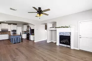 27923 Barberry Banks Ln, Fulshear, TX 77441 - Photo 12