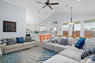 2565 Palm Dr, Crystal Beach, TX 77650 - Photo 4