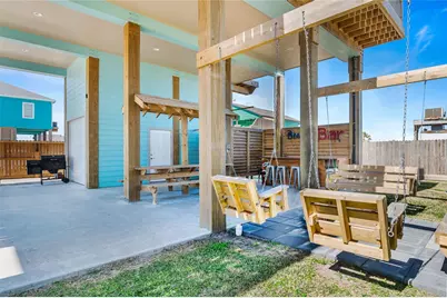 2565 Palm Drive, Crystal Beach, TX 77650 - Photo 6