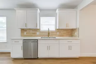 6923 Keller St, Houston, TX 77087 - Photo 12