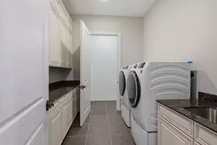 1917 Potomac Dr, Houston, TX 77057 - Photo 34