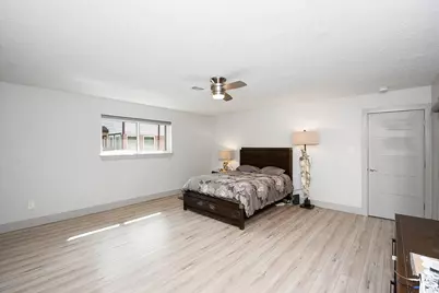 15807 Brookvilla Drive, Houston, TX 77059 - Photo 14