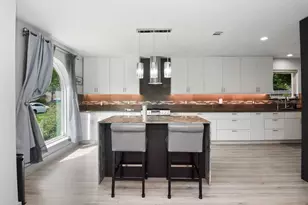 15807 Brookvilla Dr, Houston, TX 77059 - Photo 10