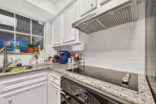 10199 Beekman Pl Dr, Houston, TX 77043 - Photo 20
