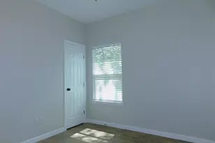 904 W Sealy, Alvin, TX 77511 - Photo 12